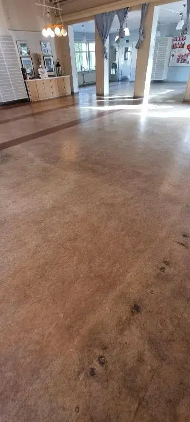 Golvrenovering matsal Stockbergsskolan före